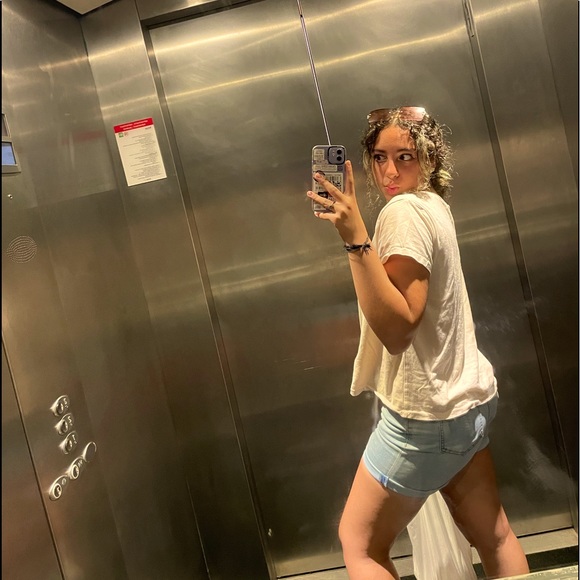 Meet your Posher, Sandra - Picture 1 of 1